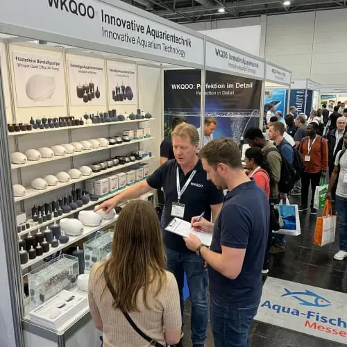 WKAQOO Messestand für Aquarienprodukte auf der AQUA-FISCH im März 2024 in Deutschland zur Ansprache globaler Vertriebspartner und OEM-Käufer